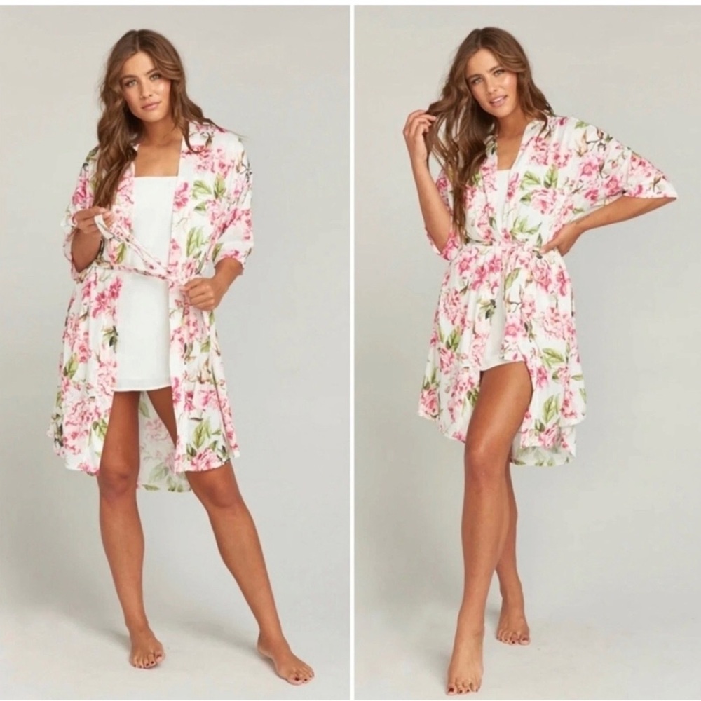 Show Me Your Mumu Brie Robe Garden of Blooms One Size Floral, Coverup Pink White
